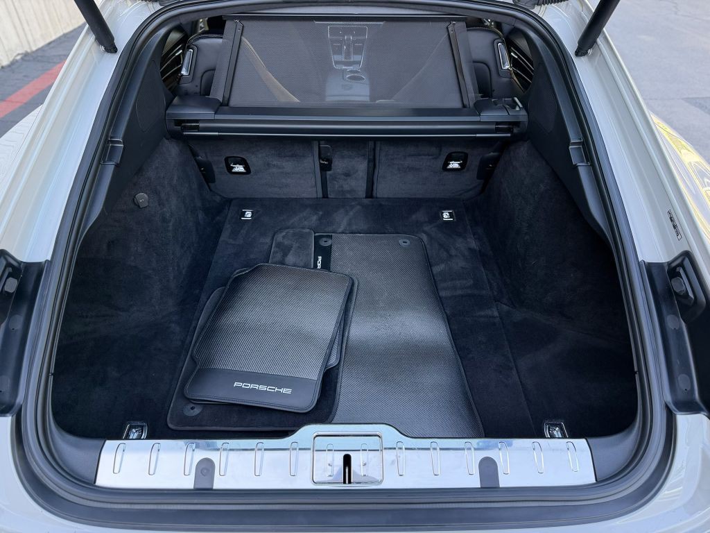 2022 Porsche Panamera Image 26