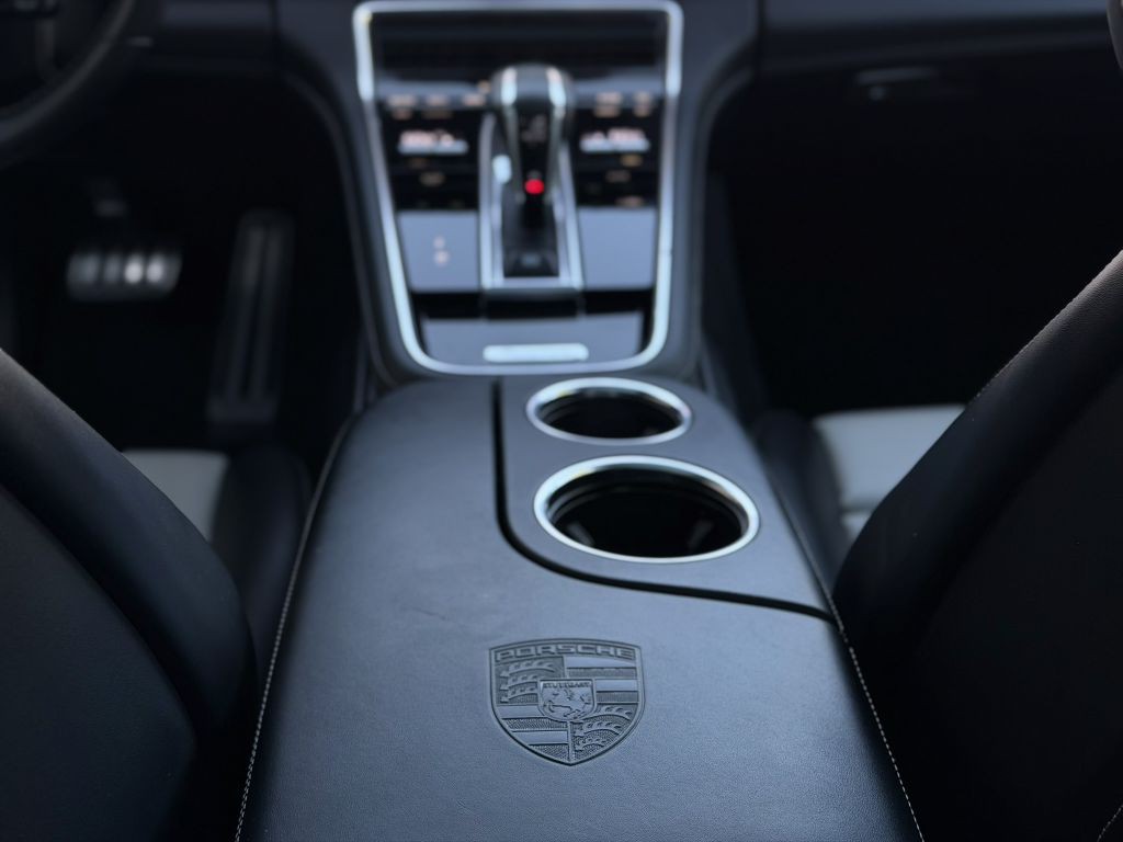 2022 Porsche Panamera Image 39