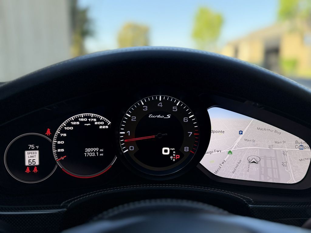 2022 Porsche Panamera Image 41