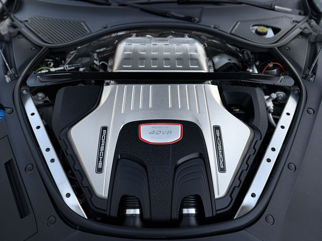 2022 Porsche Panamera Image 46