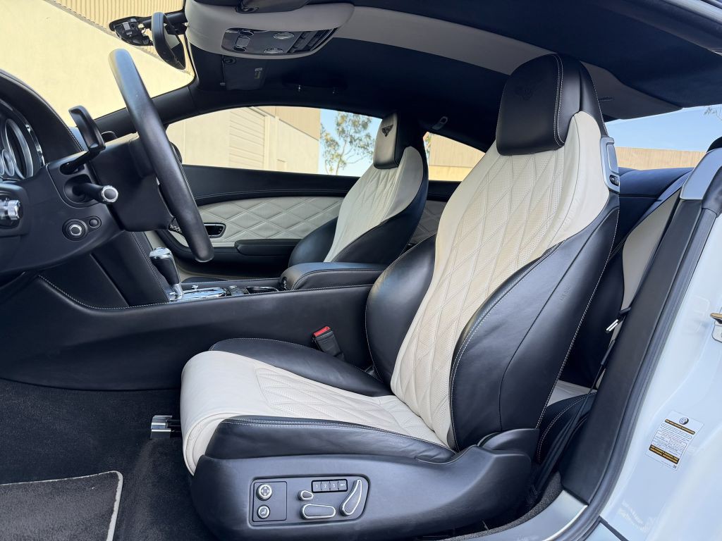 2014 Bentley Continental Image 17