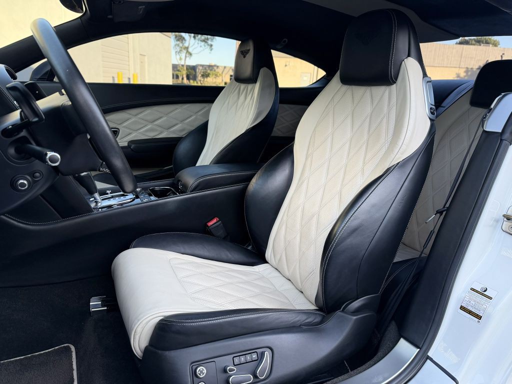 2014 Bentley Continental Image 18
