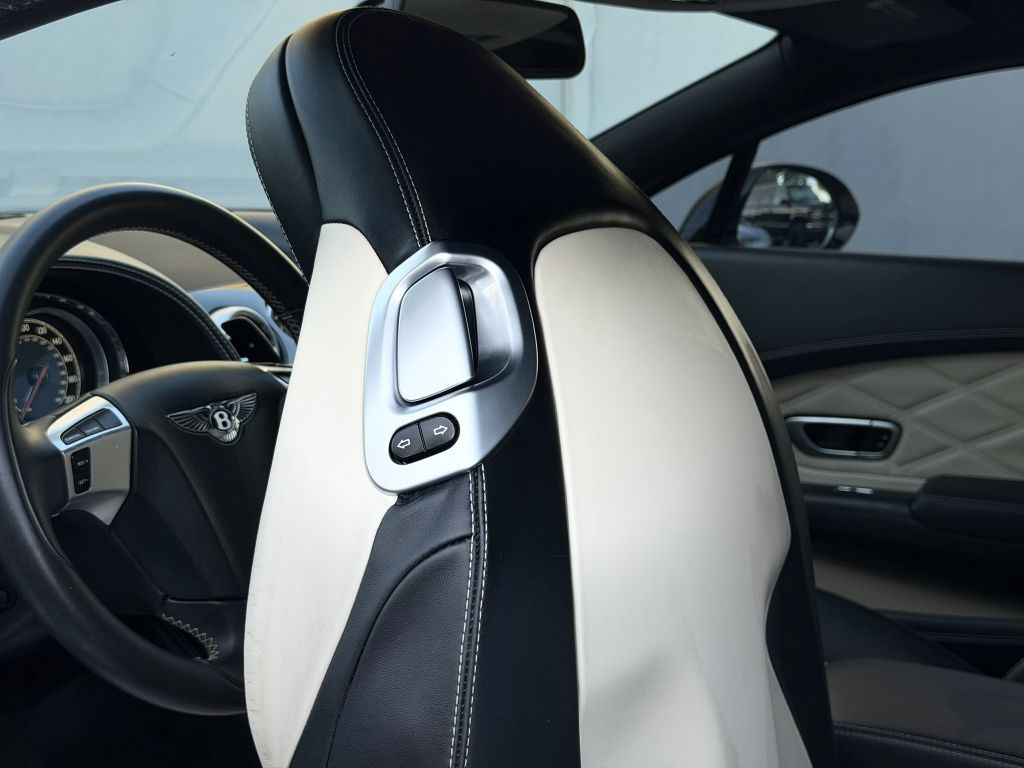 2014 Bentley Continental Image 22