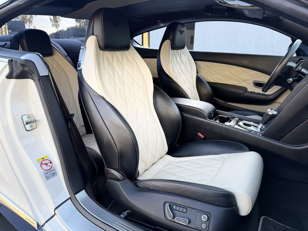 2014 Bentley Continental Image 23