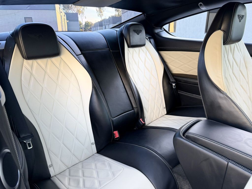 2014 Bentley Continental Image 24
