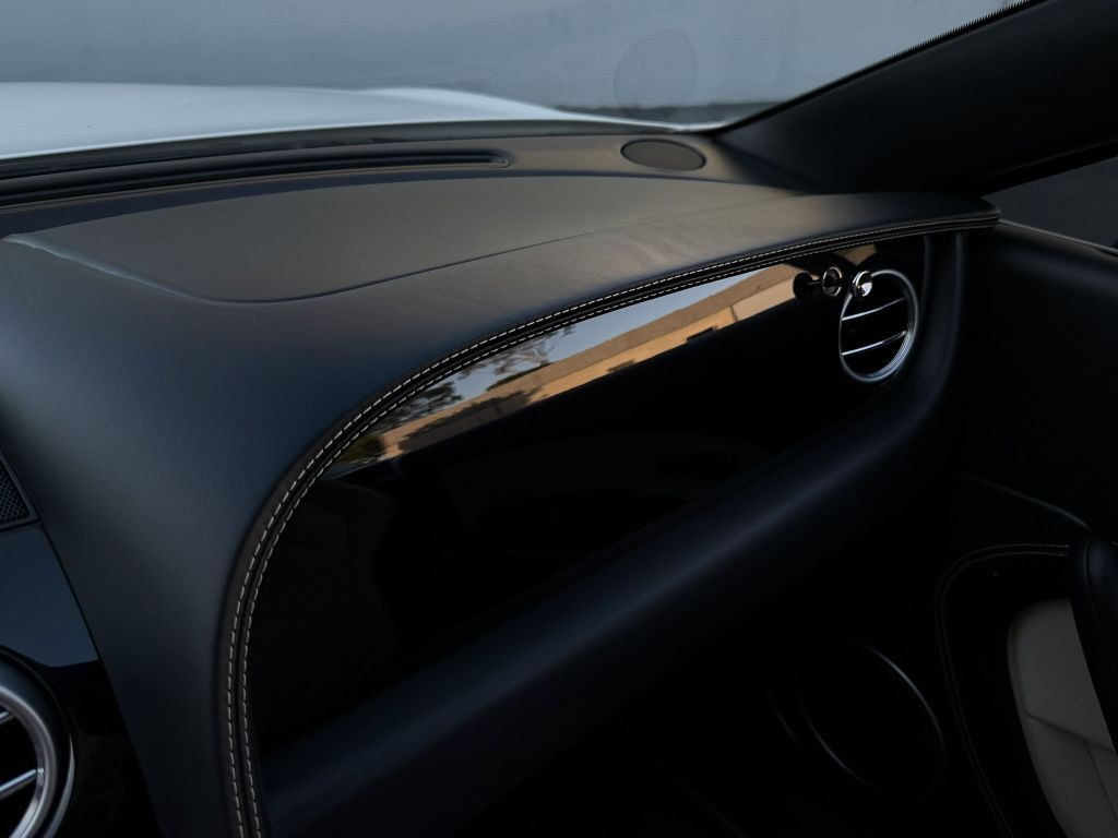 2014 Bentley Continental Image 33