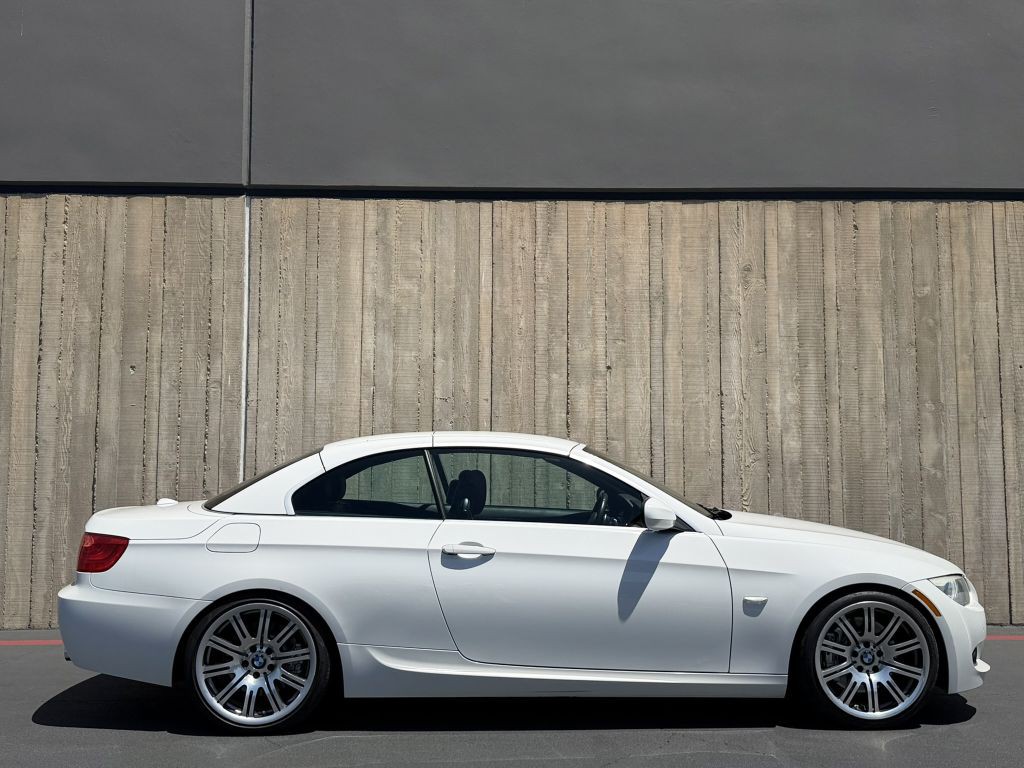 2013 BMW 3 Series Image 4