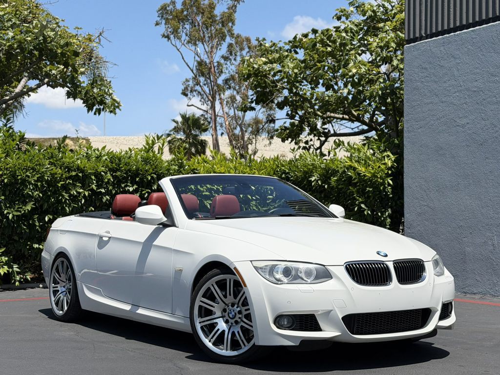 2013 BMW 3 Series Image 9