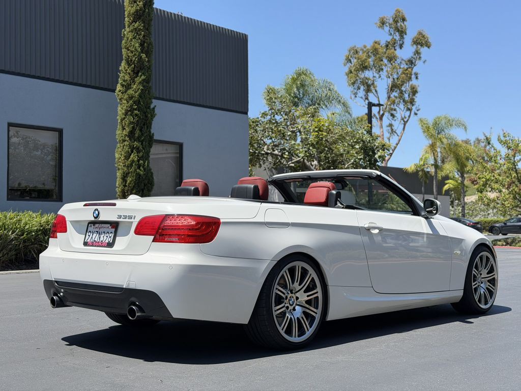 2013 BMW 3 Series Image 14