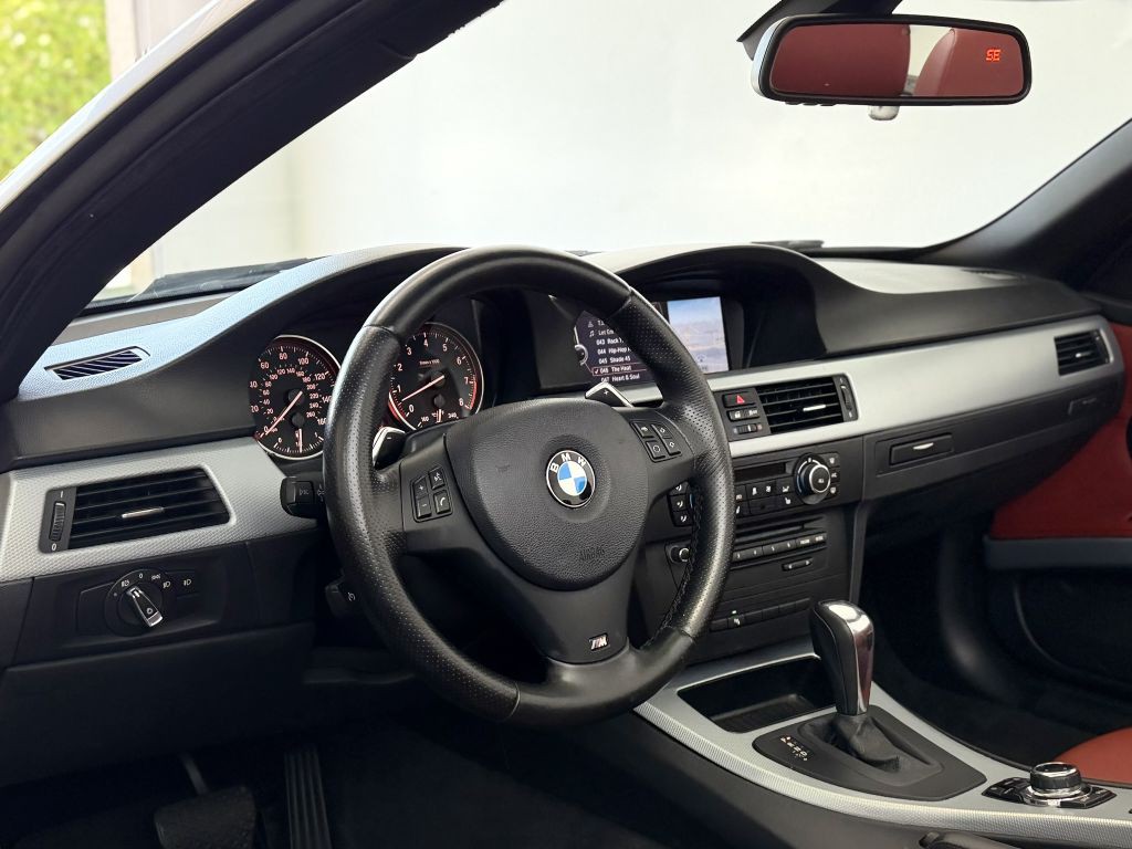 2013 BMW 3 Series Image 16