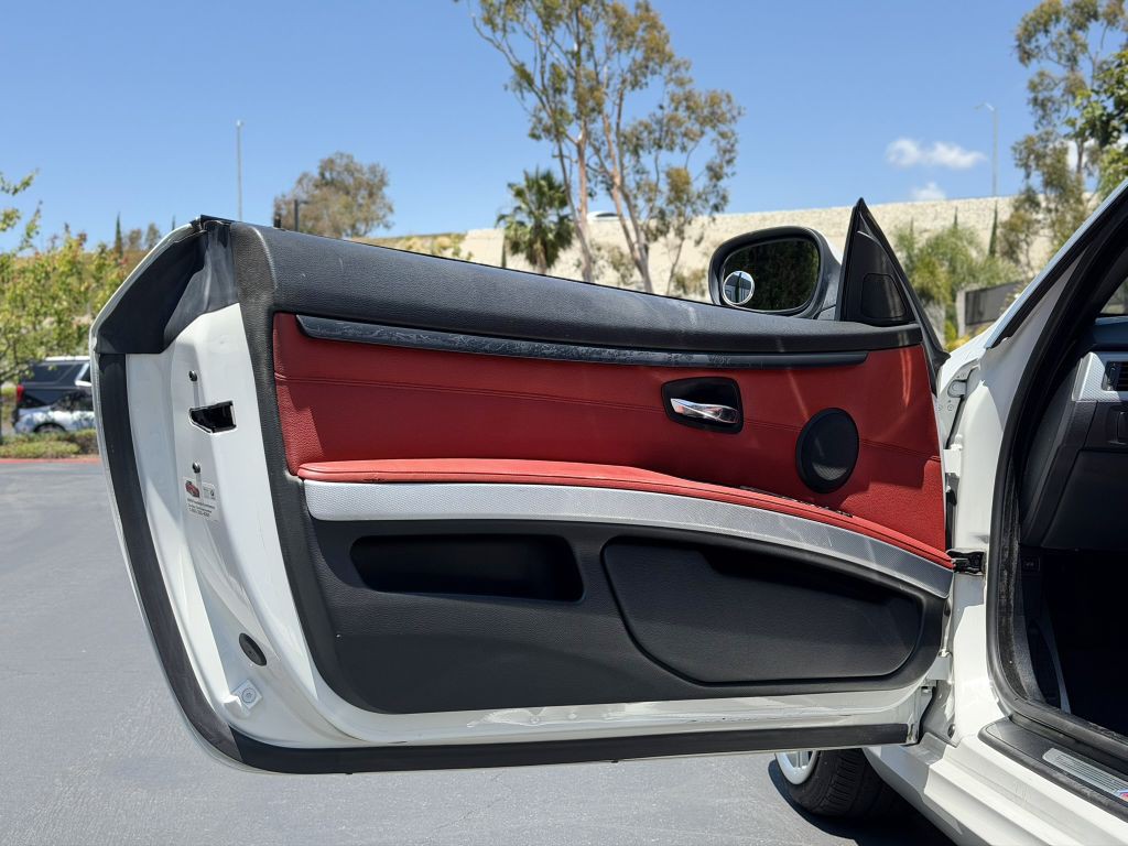 2013 BMW 3 Series Image 17