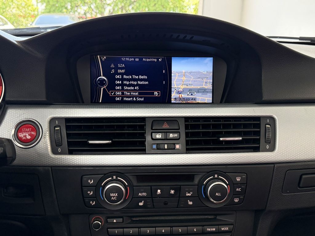 2013 BMW 3 Series Image 25