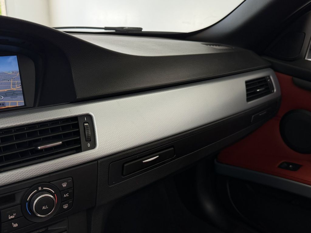 2013 BMW 3 Series Image 26