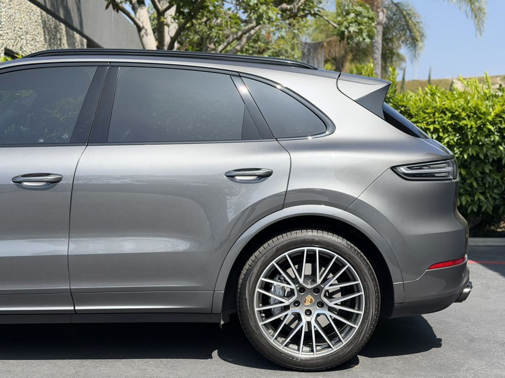 2021 Porsche Cayenne Image 14