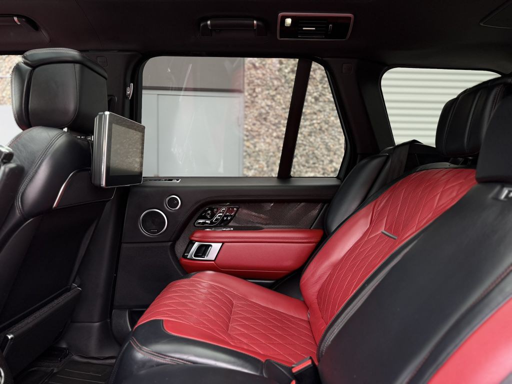 2018 Land Rover Range Rover Image 25
