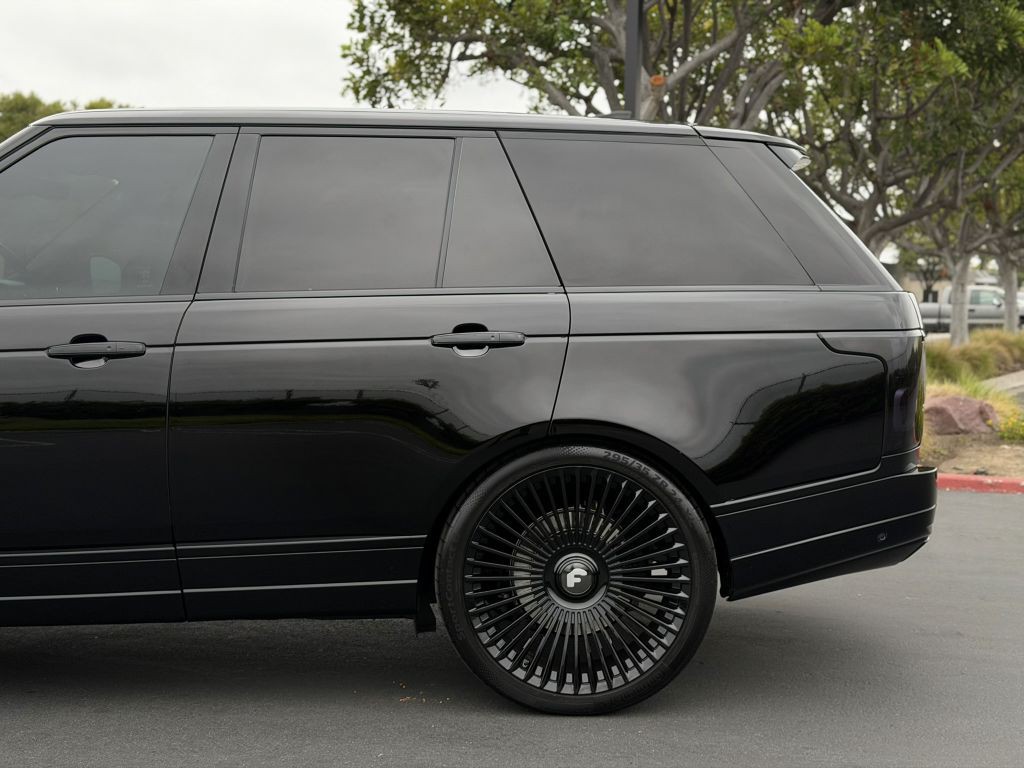 2021 Land Rover Range Rover Image 8