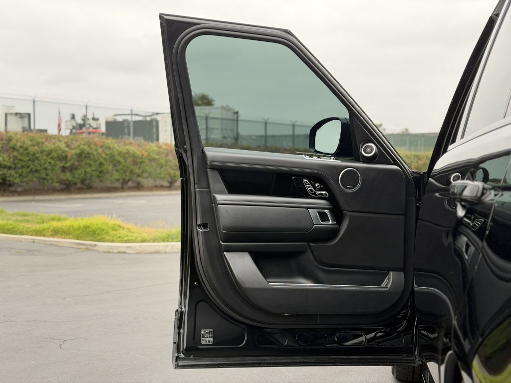 2021 Land Rover Range Rover Image 12
