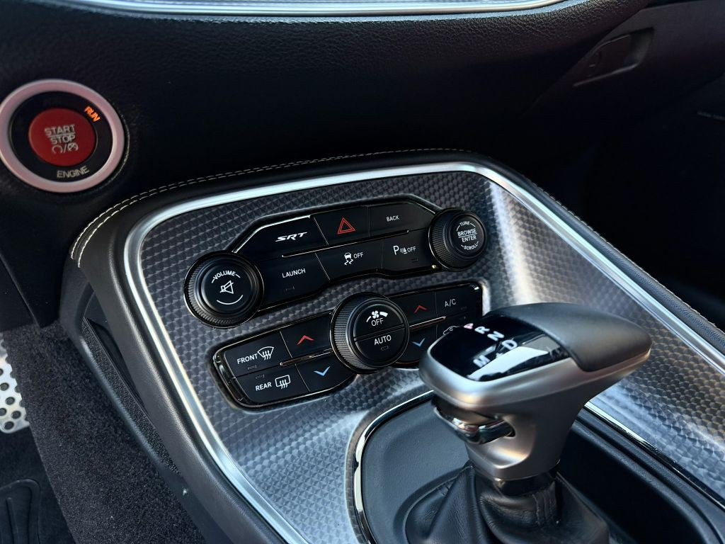 2016 Dodge Challenger Image 23