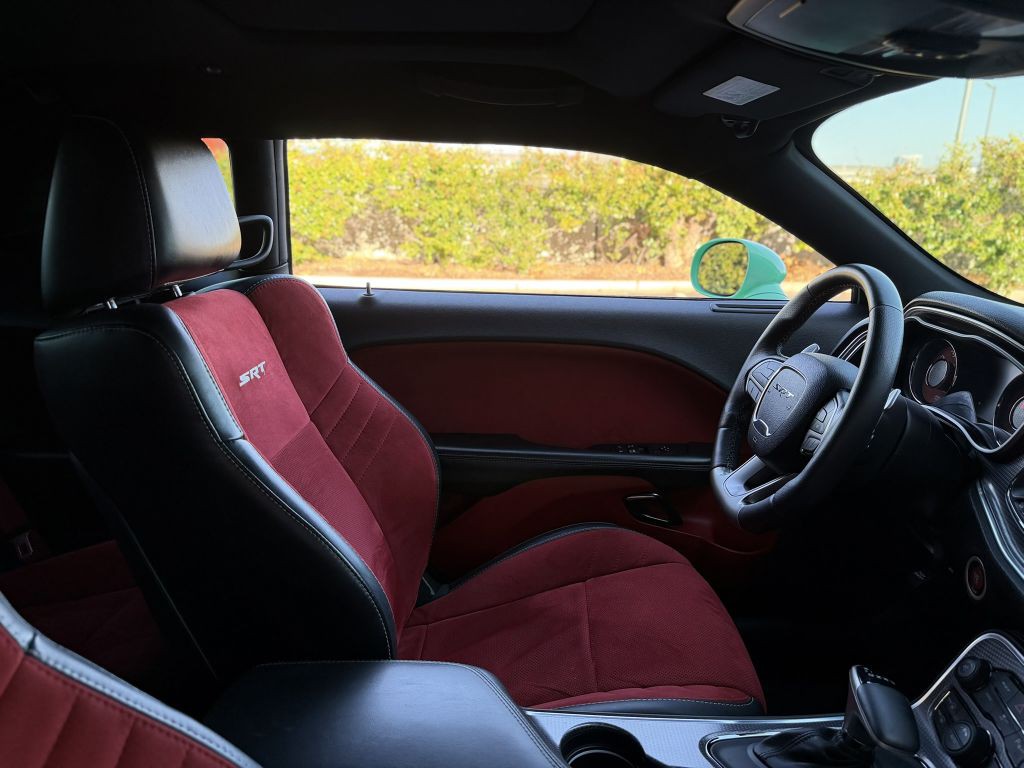 2016 Dodge Challenger Image 24