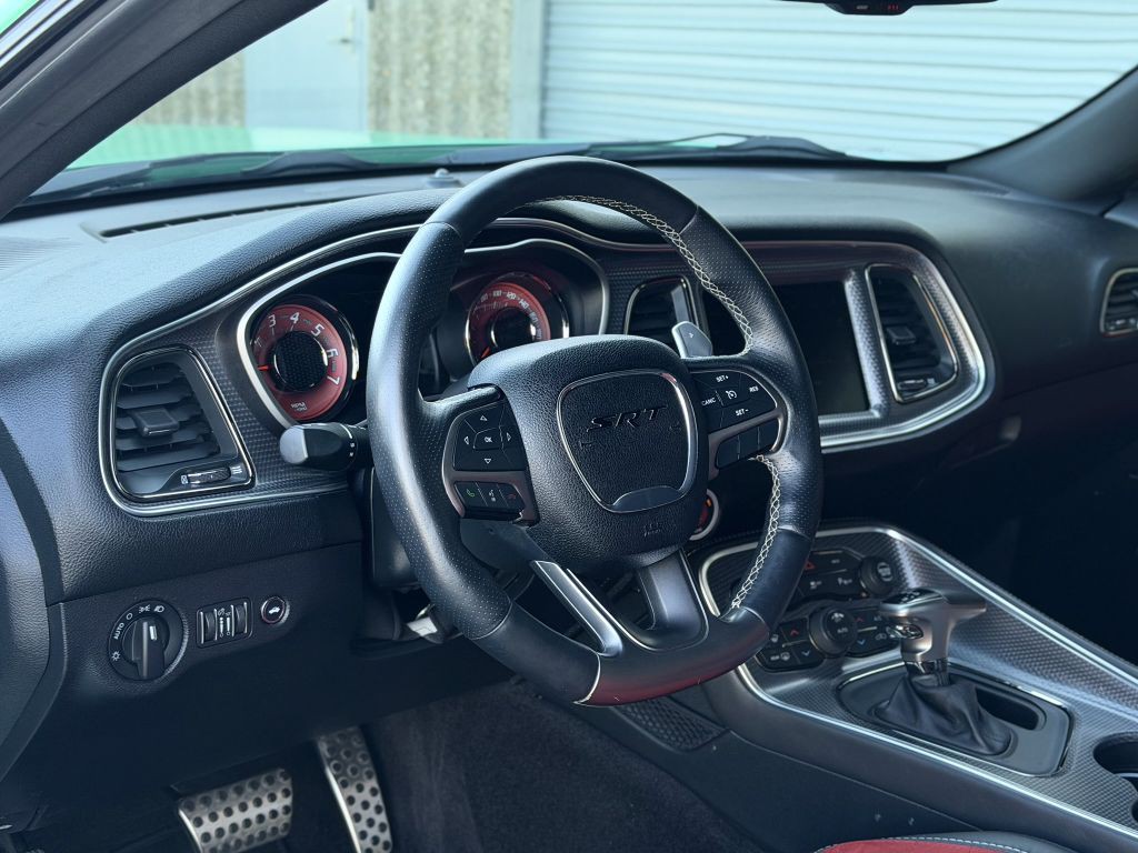 2016 Dodge Challenger Image 34