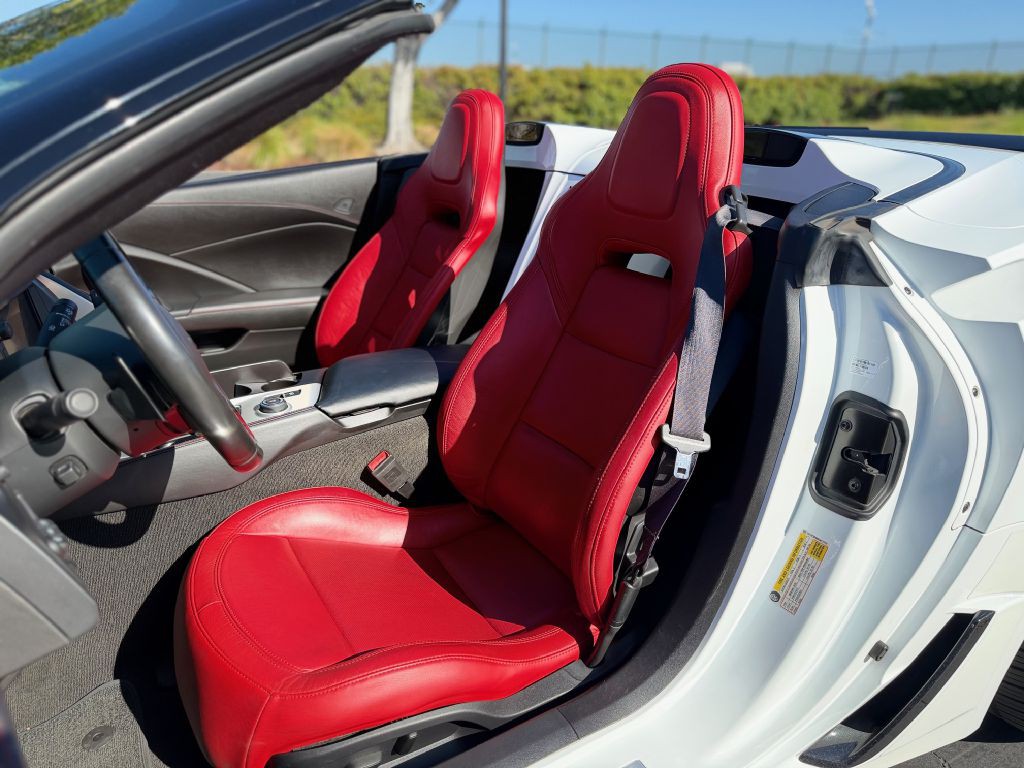 2016 Chevrolet Corvette Image 14