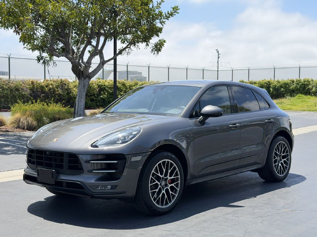 2018 Porsche Macan Image 1