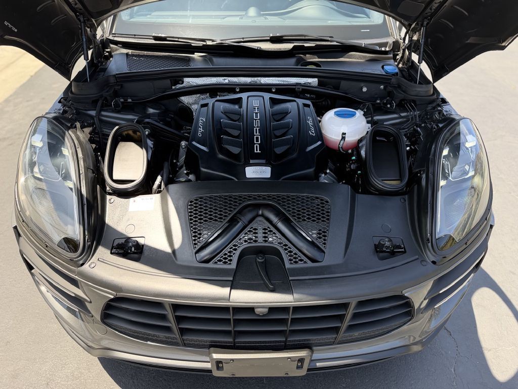 2018 Porsche Macan Image 19