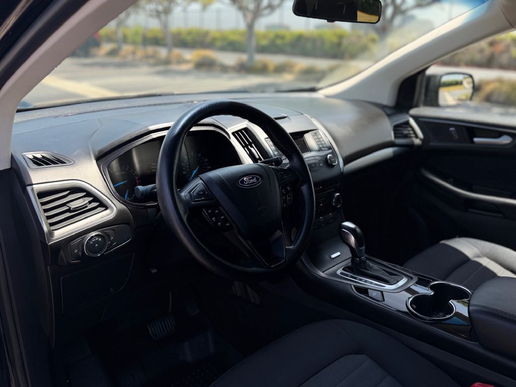 2018 Ford Edge Image 9