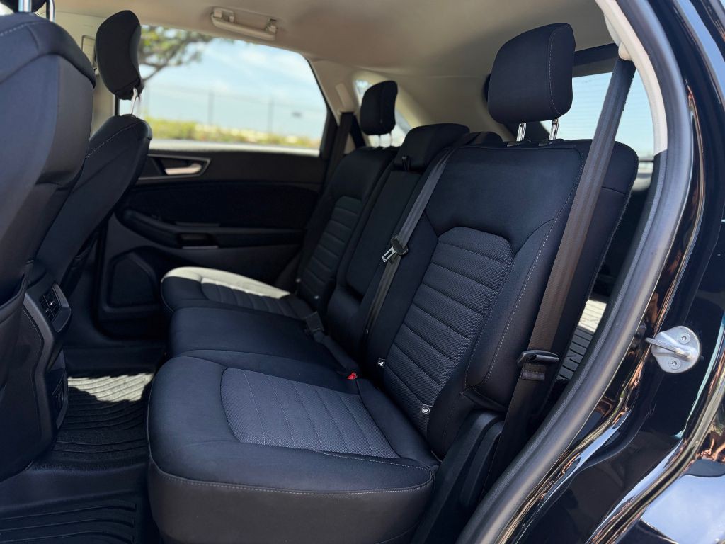2018 Ford Edge Image 12