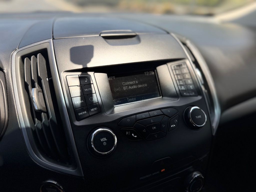 2018 Ford Edge Image 17