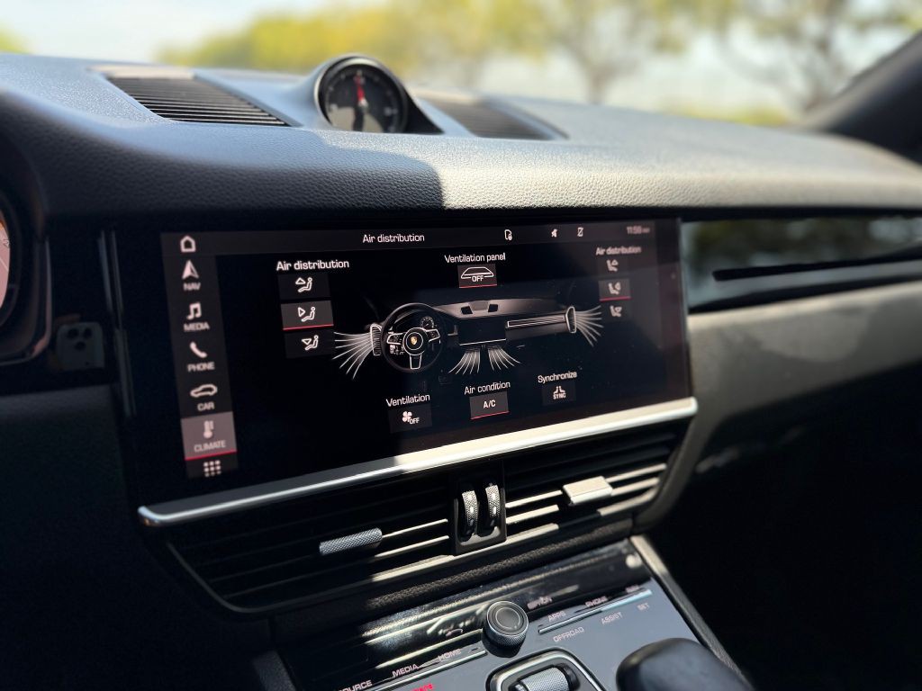 2021 Porsche Cayenne Image 17