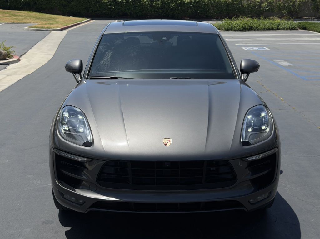2017 Porsche Macan Image 2