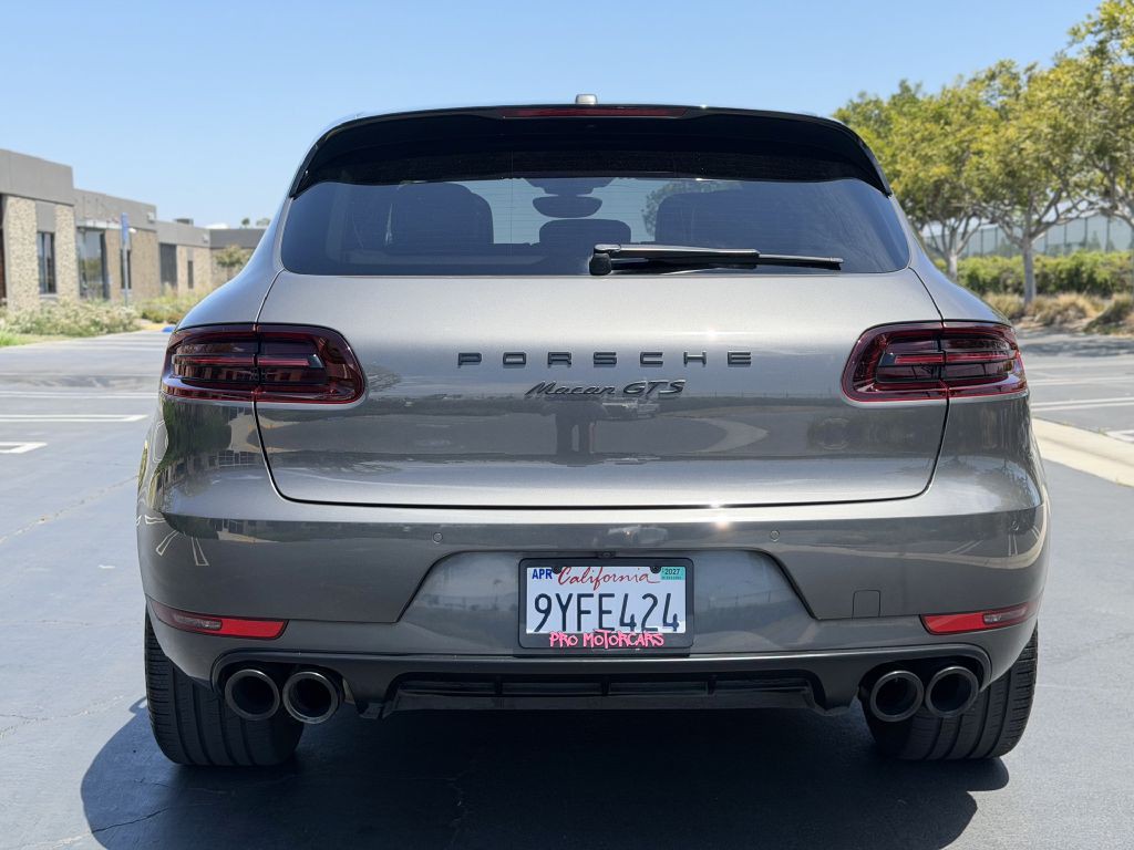 2017 Porsche Macan Image 6