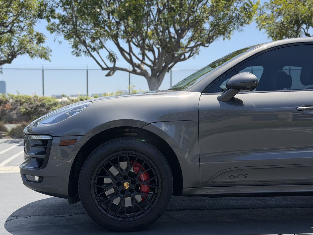 2017 Porsche Macan Image 9