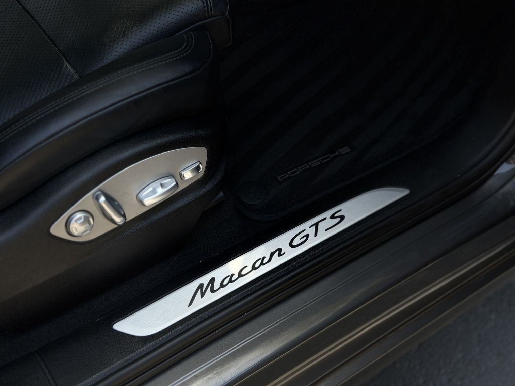 2017 Porsche Macan Image 15