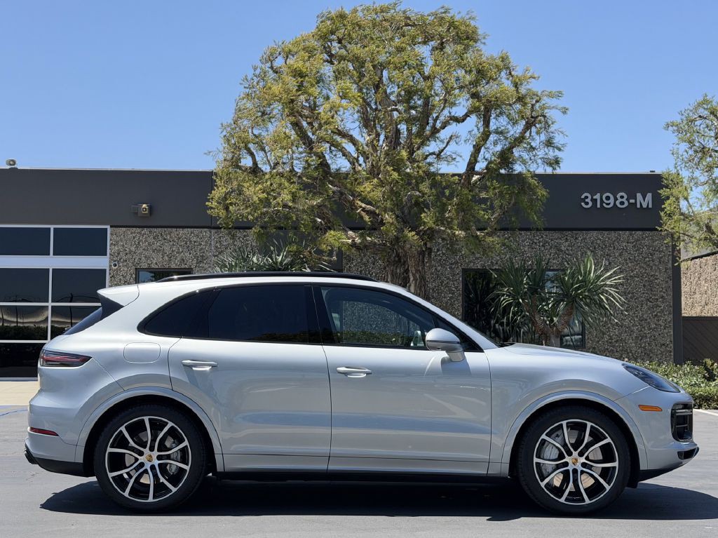 2021 Porsche Cayenne Image 4