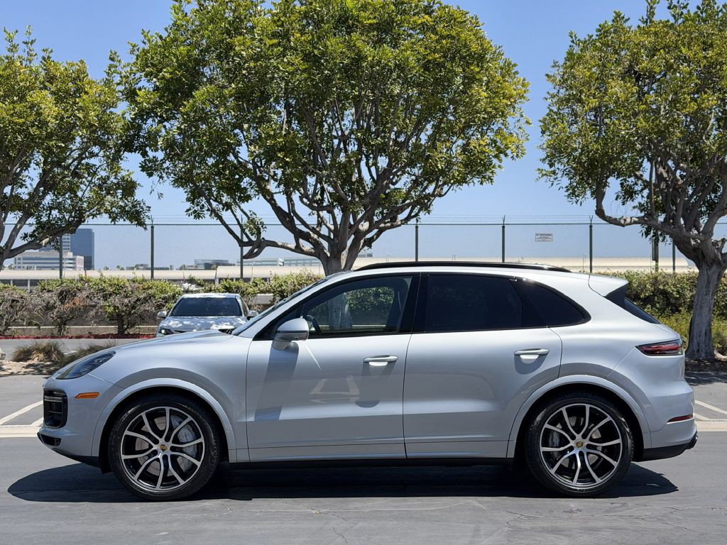 2021 Porsche Cayenne Image 8