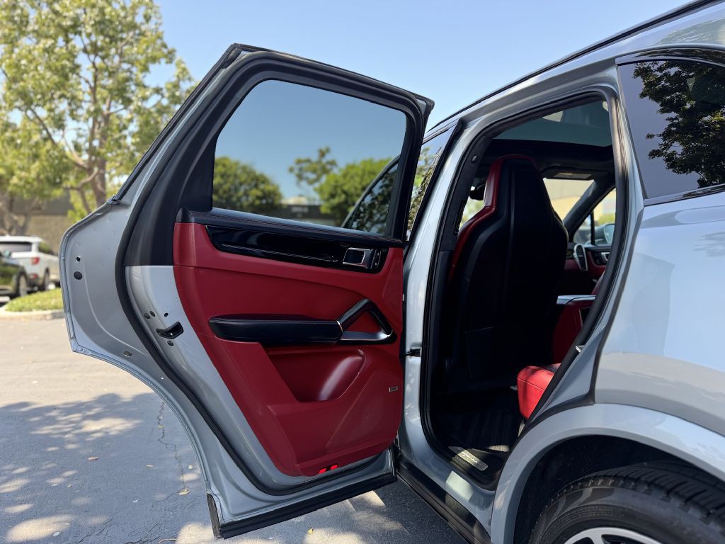 2021 Porsche Cayenne Image 13