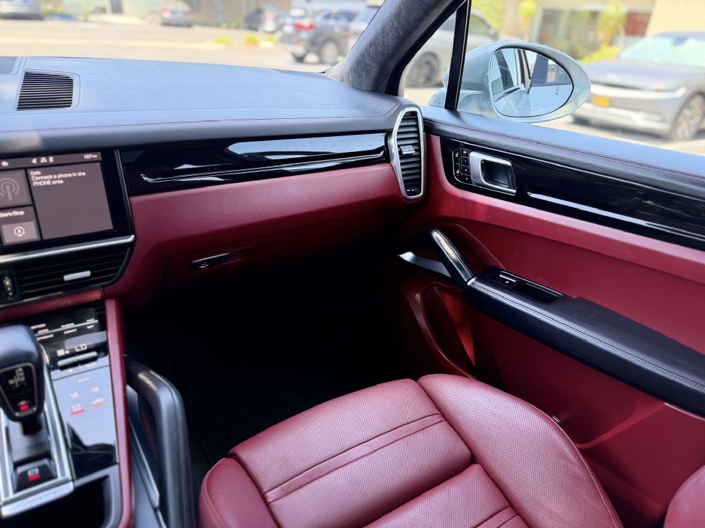 2021 Porsche Cayenne Image 19