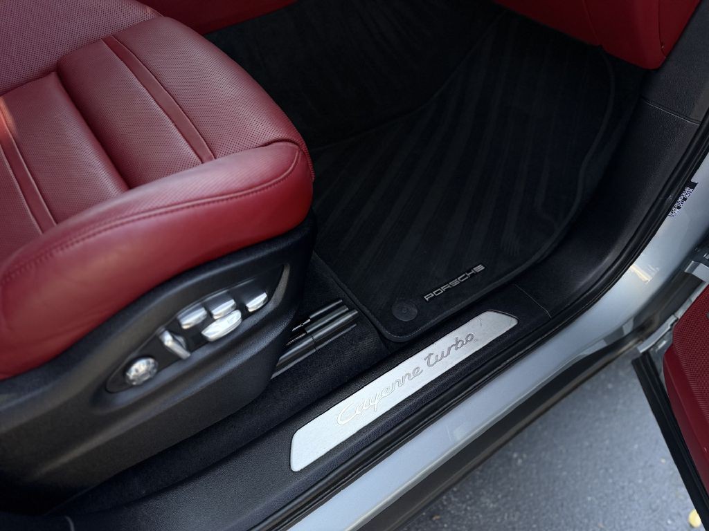 2021 Porsche Cayenne Image 20