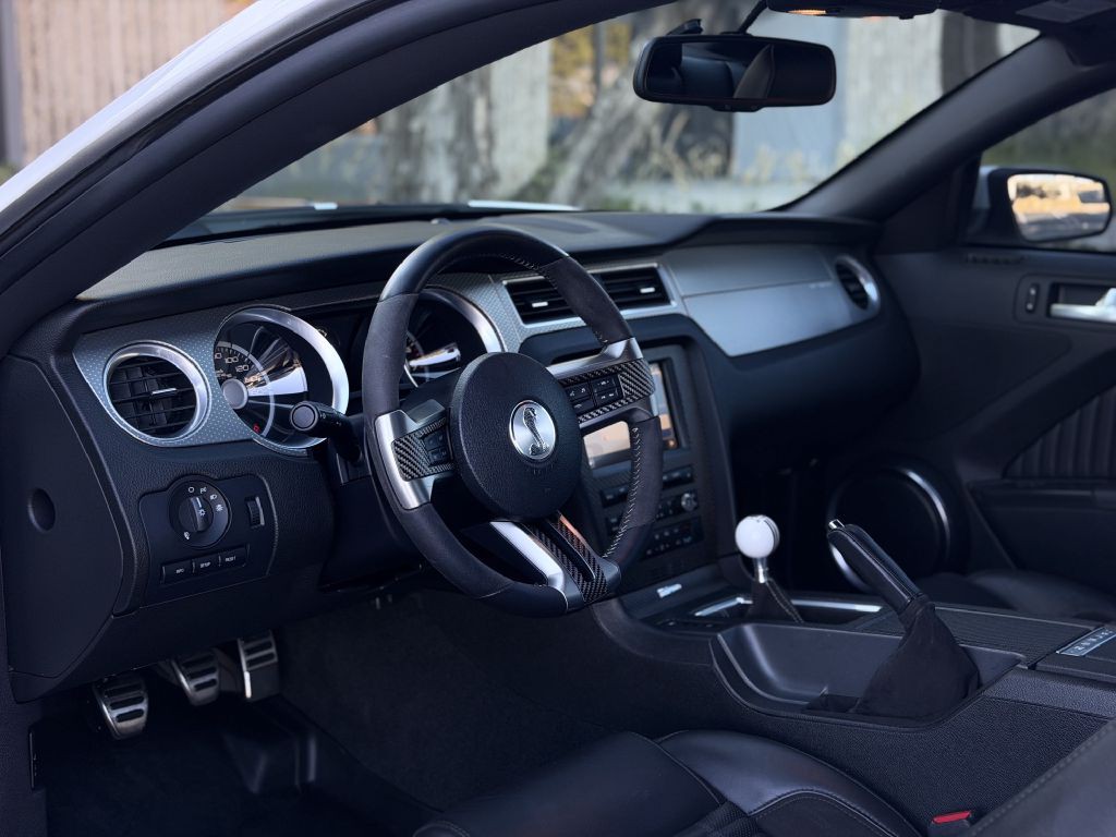 2011 Ford Mustang Image 14