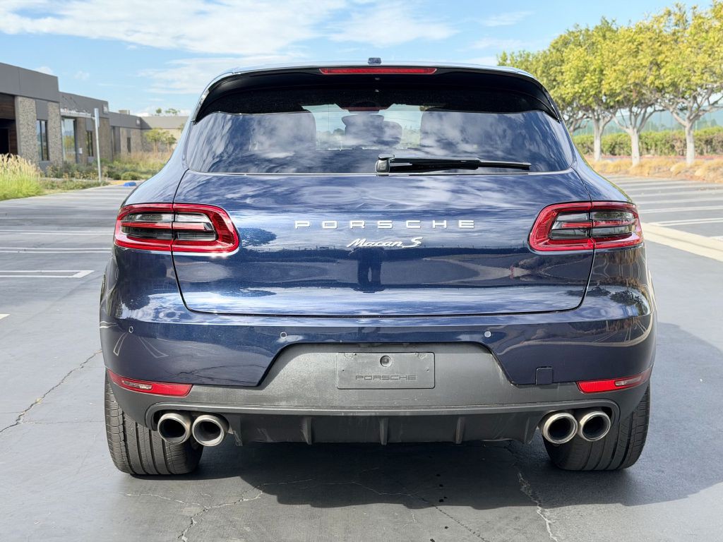 2017 Porsche Macan Image 6