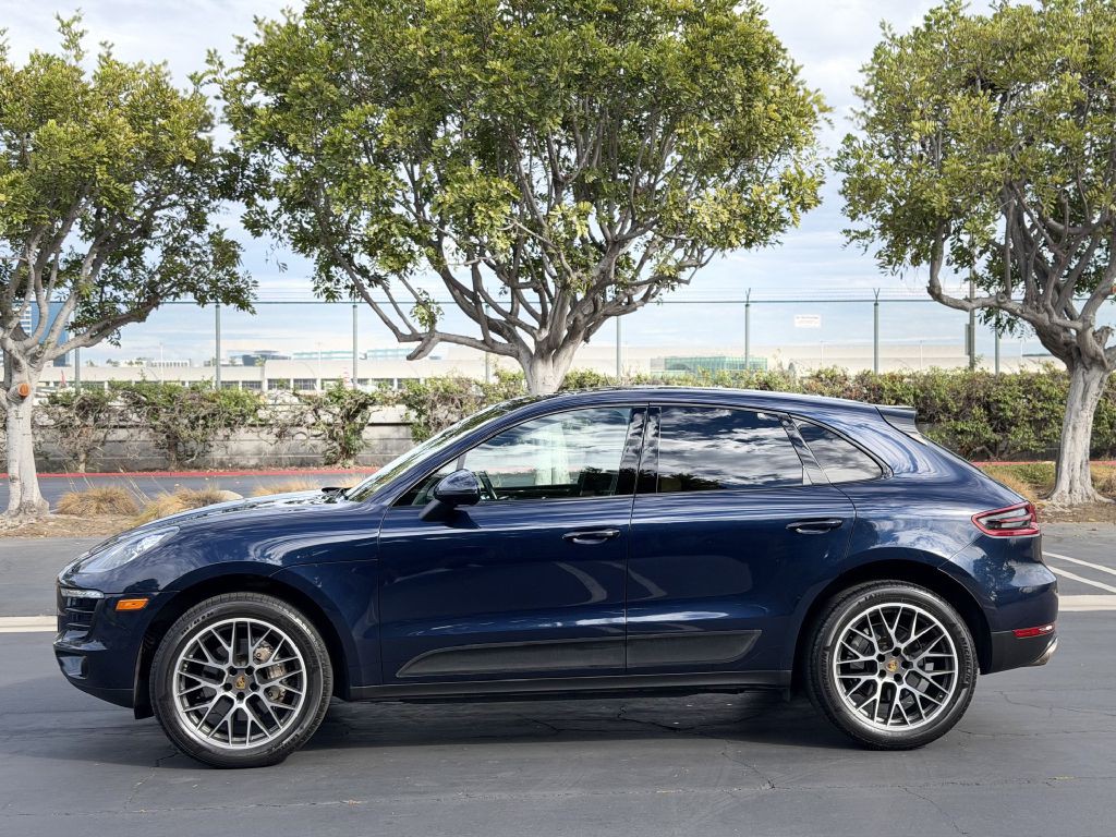2017 Porsche Macan Image 8