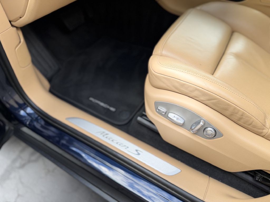 2017 Porsche Macan Image 13
