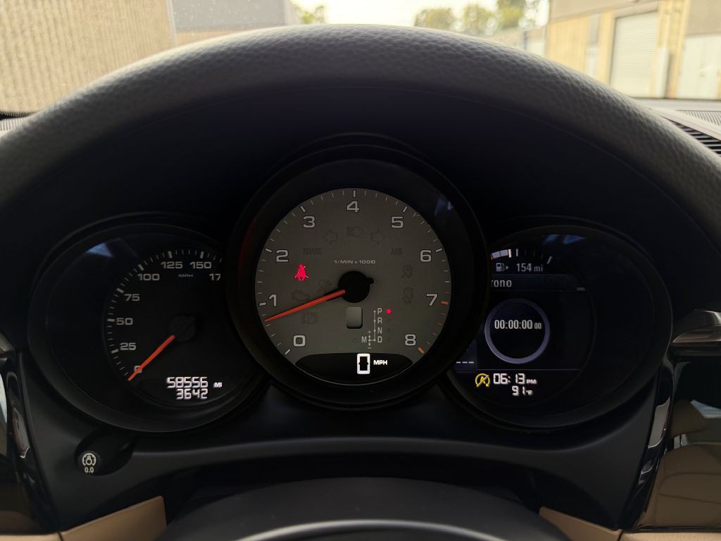 2017 Porsche Macan Image 20