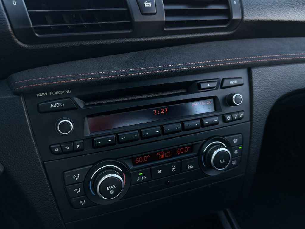 2011 BMW 1M Image 26