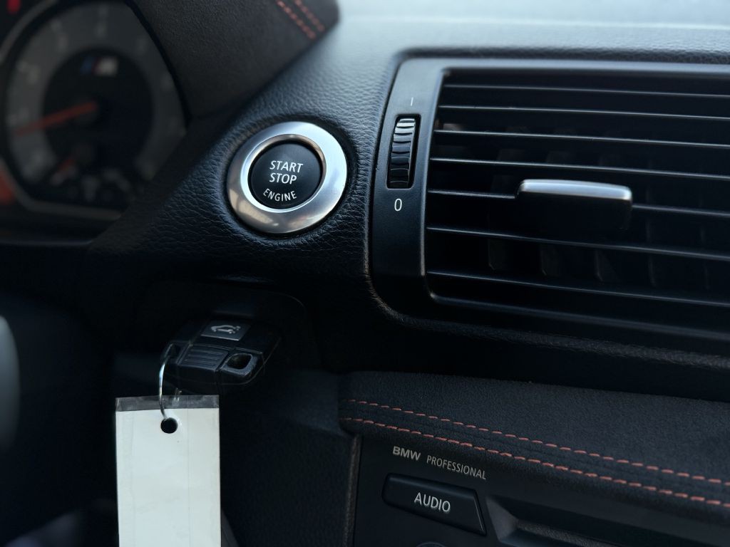 2011 BMW 1M Image 27