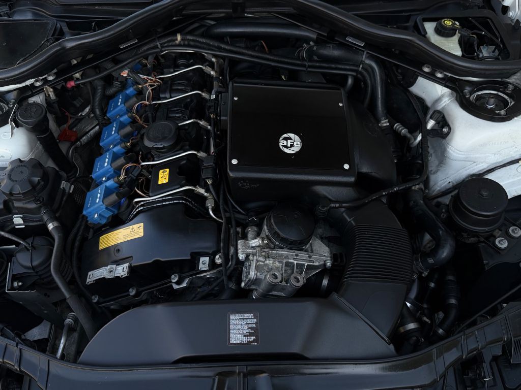 2011 BMW 1M Image 30