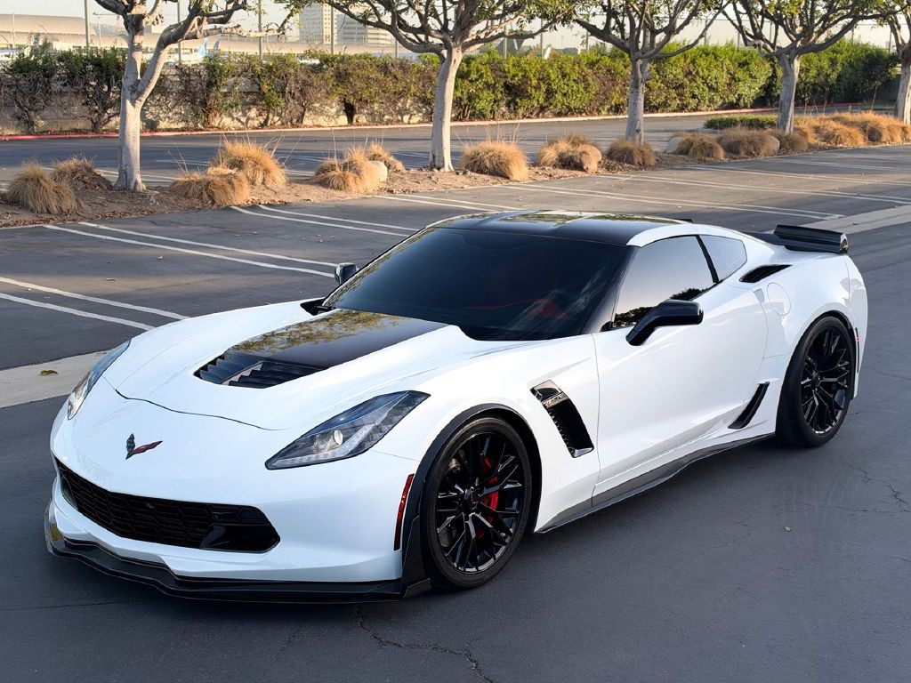 2017 Chevrolet Corvette Image 2