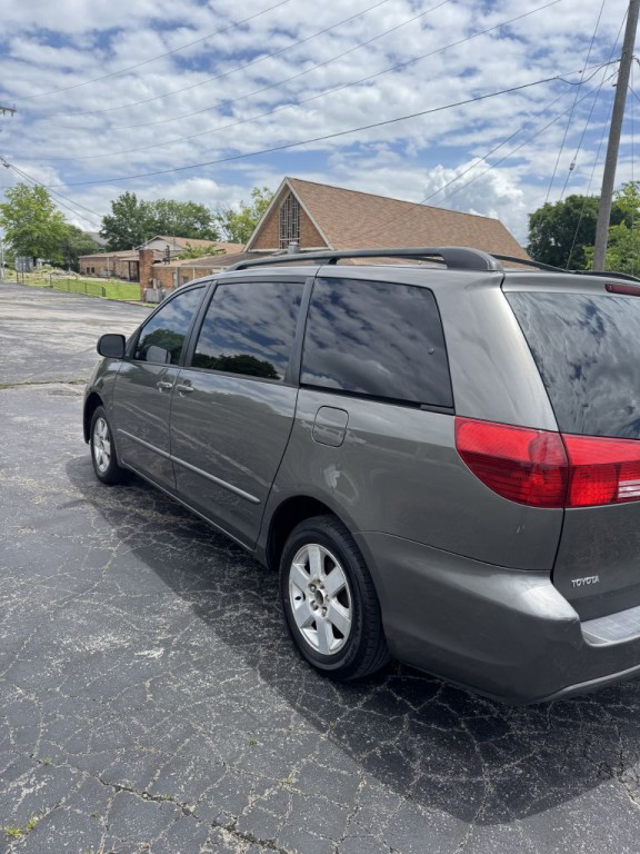 2004 Toyota Sienna Image 4